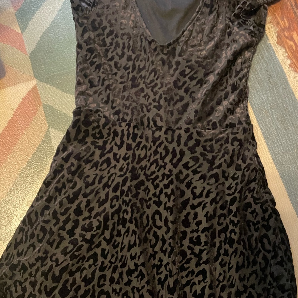 Chic Leopard Print Dress